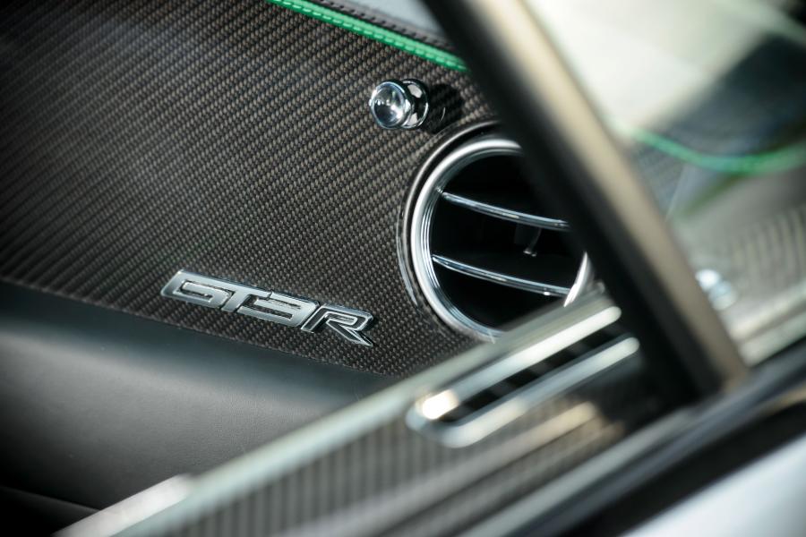 Детали интерьера Bentley Continental GT3-R 2015 года  (фото 21 из 23)